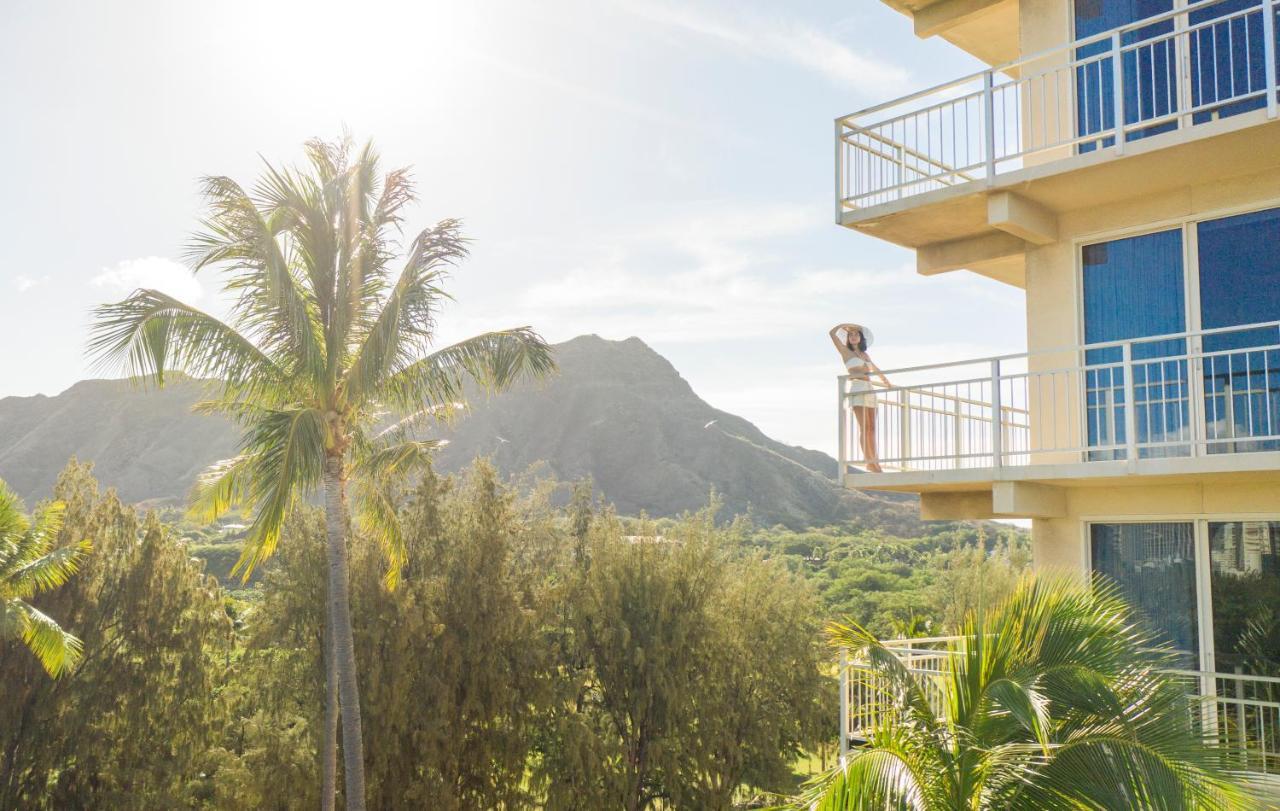 Kaimana Beach Hotel Гонолулу Экстерьер фото