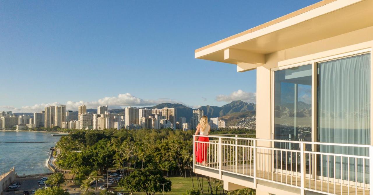 Kaimana Beach Hotel Гонолулу Экстерьер фото