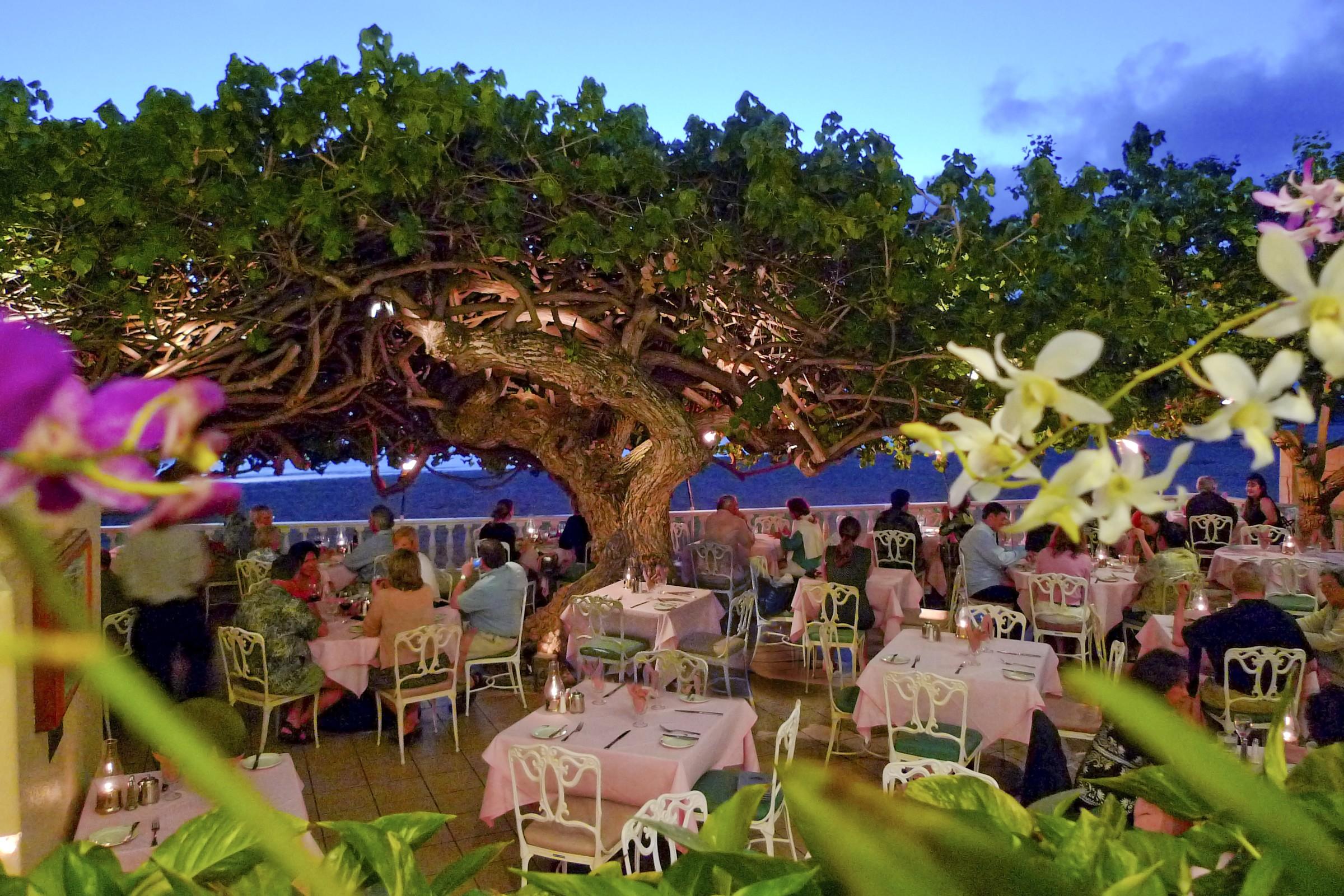 Kaimana Beach Hotel Гонолулу Экстерьер фото