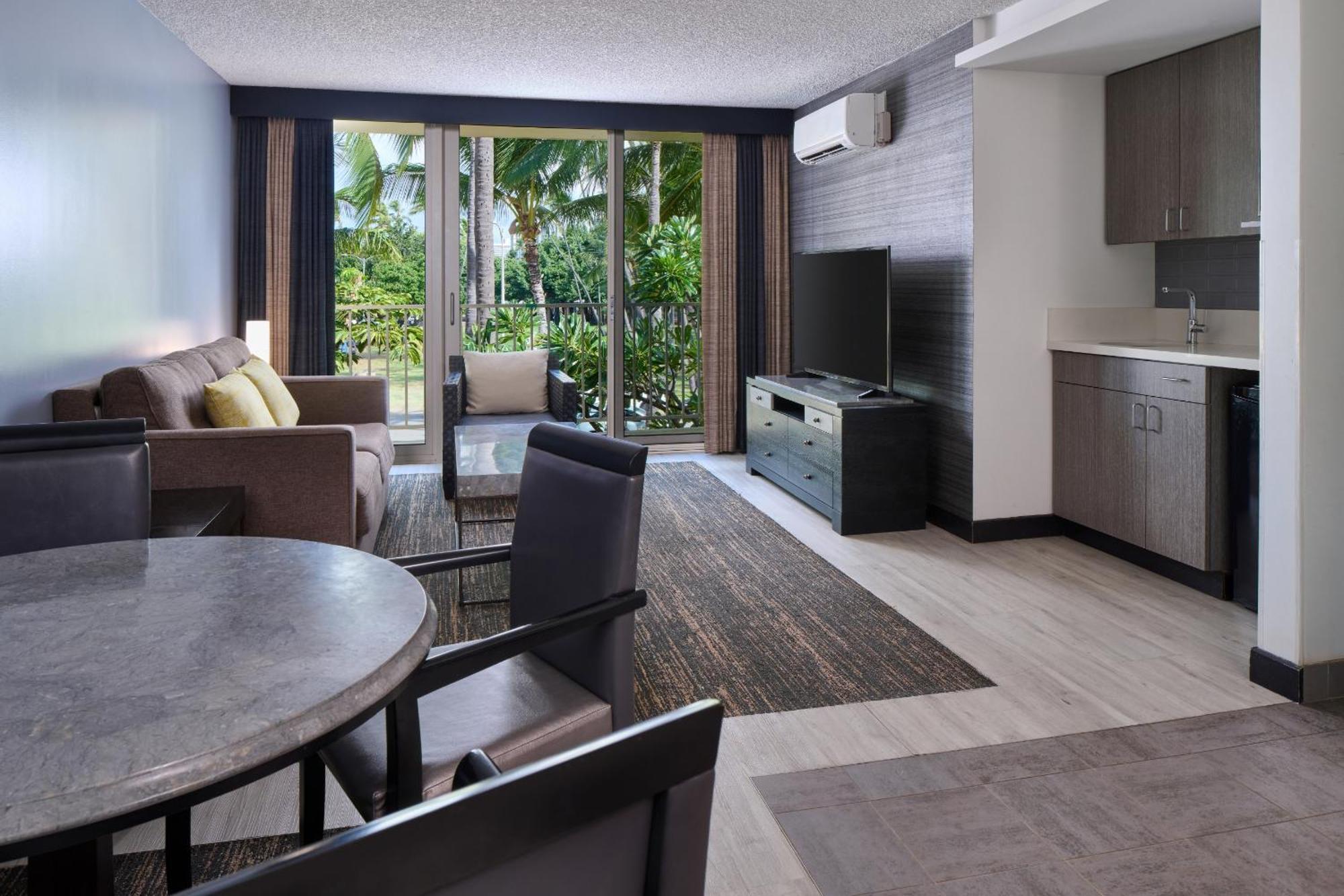 Kaimana Beach Hotel Гонолулу Экстерьер фото