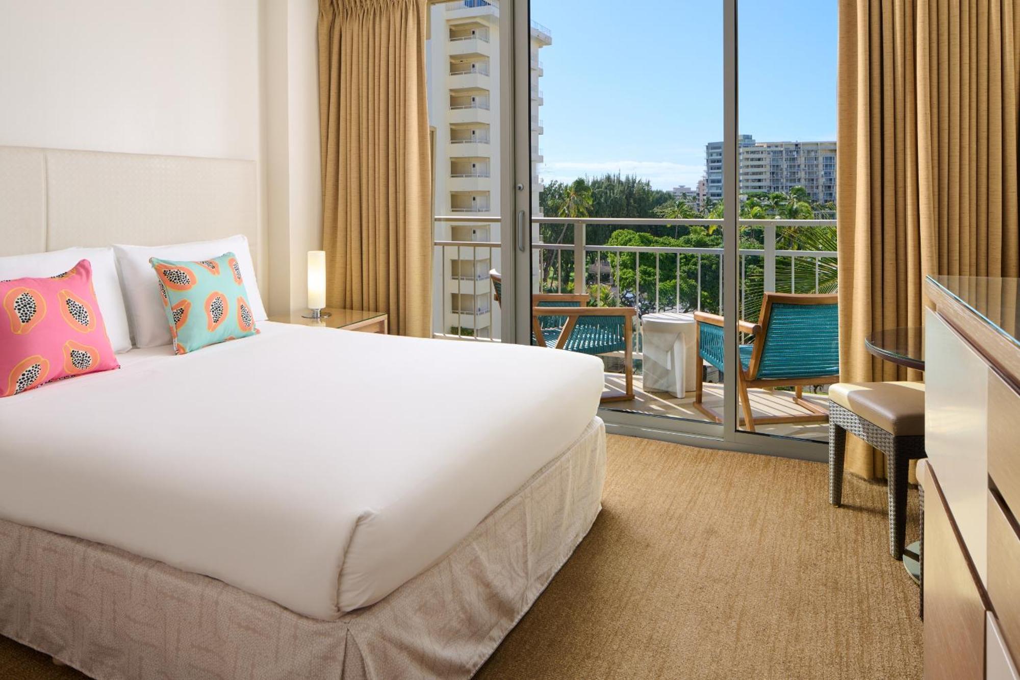 Kaimana Beach Hotel Гонолулу Экстерьер фото
